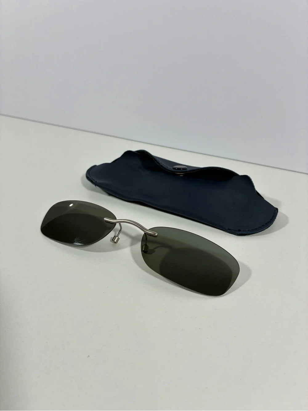 Silhouette Style Clip-on Sunglasses TH 3067 Grey Polarized Lens w/ Sleeve Case